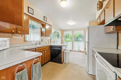 Kitchen - 16632 Oak Rd, Westfield, IN 46074 photo 1 of 2