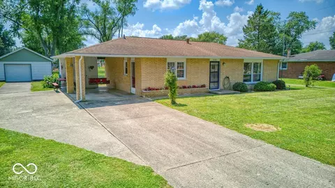 1145 Dacia St, Taylorsville, IN 47280