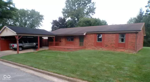 908 S Main St, Brownstown, IN 47220