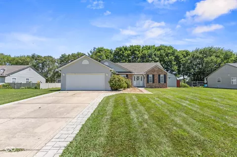 593 Clydesdale Ln, Bargersville, IN 46106
