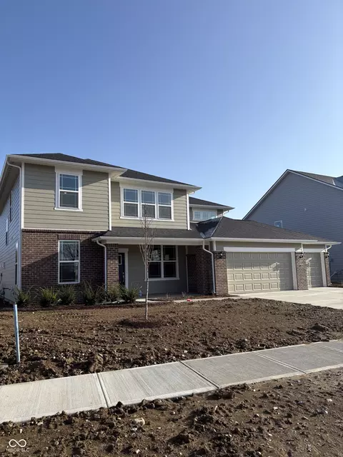 8354 Goodwin Dr, Zionsville, IN 46077