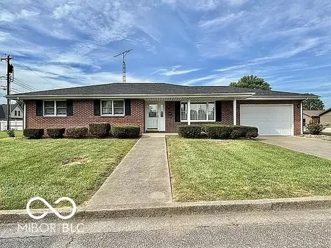 415 Highview Dr, Brownstown, IN 47220