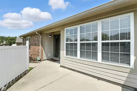 5335 Thornridge Ln, Indianapolis, IN 46237