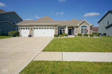 1480 Trailside Dr, Greenwood, IN 46143