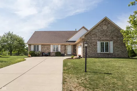 40 E Bloomfield Ln, Westfield, IN 46074