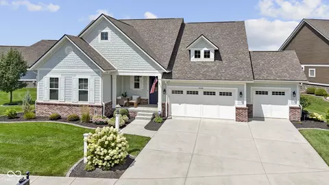15120 Mooring Cir E, Carmel, IN 46033