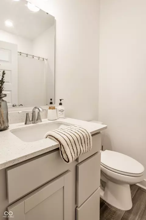 Bath - 8863 Lester Pl, Pendleton, IN 46064 photo 1 of 4