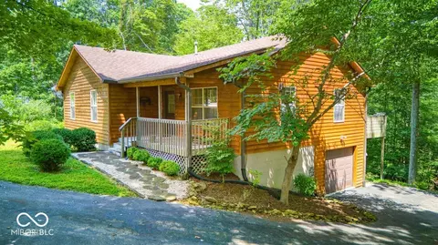 8157 Center Lake Rd, Nineveh, IN 46164