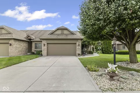 669 Stonemill Dr, Greenwood, IN 46143