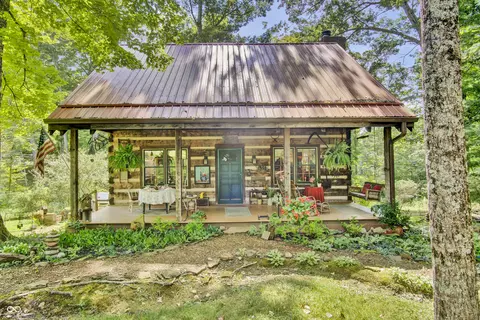 1615 Annandale Dr, Nashville, IN 47448