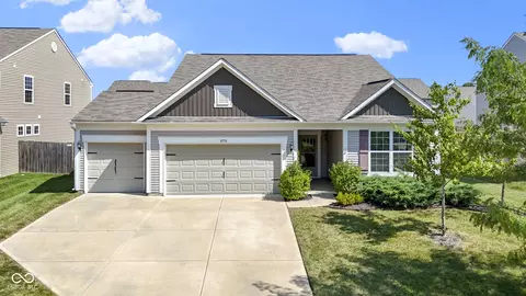 6752 Shooting Star Dr, Whitestown, IN 46075