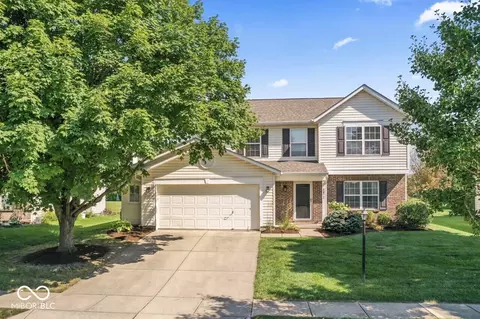 5872 Sandalwood Dr, Carmel, IN 46033