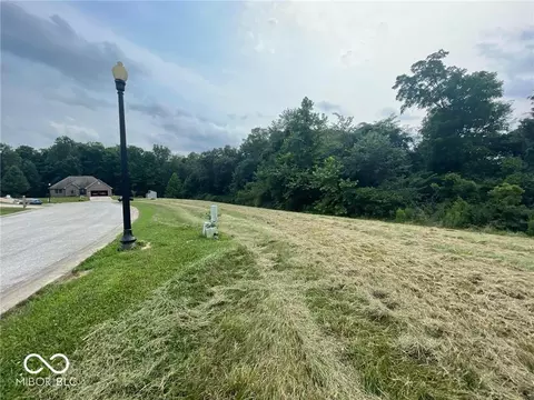2076 N Cobblestone Ct, Martinsville, IN 46151