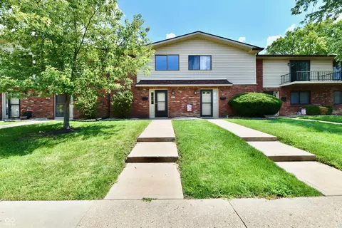 31 Trails End, Greenwood, IN 46142