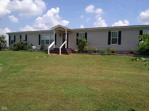 1661 Killion Ave, Seymour, IN 47274