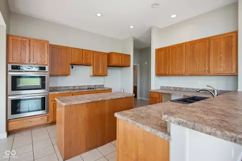 Kitchen - 6525 E 150 S, Columbus, IN 47201 photo 1 of 3