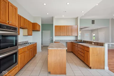 Kitchen - 6525 E 150 S, Columbus, IN 47201 photo 2 of 3