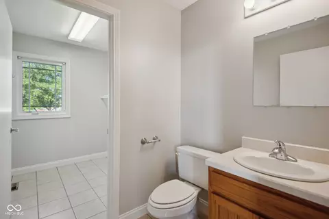 Bath - 6525 E 150 S, Columbus, IN 47201 photo 5 of 7