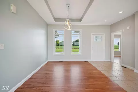 Living - 6525 E 150 S, Columbus, IN 47201 photo 5 of 7