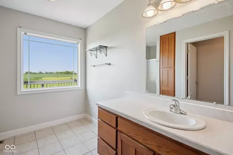 Bath - 6525 E 150 S, Columbus, IN 47201 photo 4 of 7