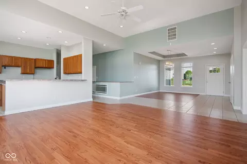 Living - 6525 E 150 S, Columbus, IN 47201 photo 6 of 7