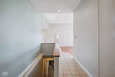 Entry Way - 6525 E 150 S, Columbus, IN 47201 photo 2 of 4