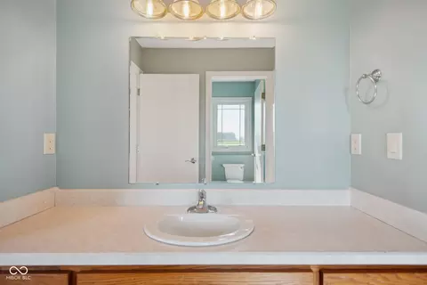 Bath - 6525 E 150 S, Columbus, IN 47201 photo 1 of 7