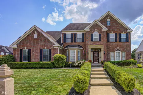 10371 Aurora Ct, Fishers, IN 46038
