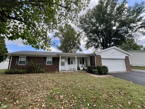 352 Pheasant Run Dr, Batesville, IN 47006
