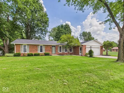 2208 E Cross St, Anderson, IN 46012