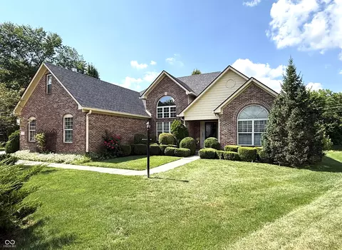 7312 Apple Cross Cir, Avon, IN 46123