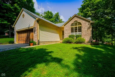 326 Mcclure Blvd, Mooresville, IN 46158