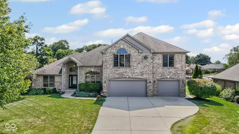 4278 S Woodbridge Ln, New Palestine, IN 46163