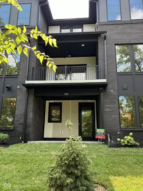 184 Midland Trace Loop, Westfield, IN 46074
