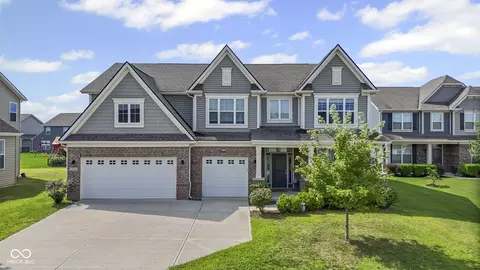 1299 Bobwhite Ct, Greenwood, IN 46143