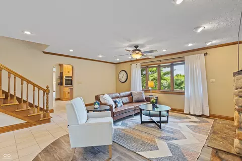 Living - 9189 S 150 W, Pendleton, IN 46064 photo 2 of 3