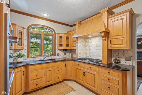 Kitchen - 9189 S 150 W, Pendleton, IN 46064 photo 2 of 3