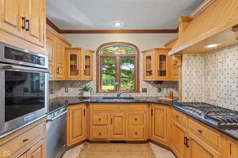 Kitchen - 9189 S 150 W, Pendleton, IN 46064 photo 1 of 3