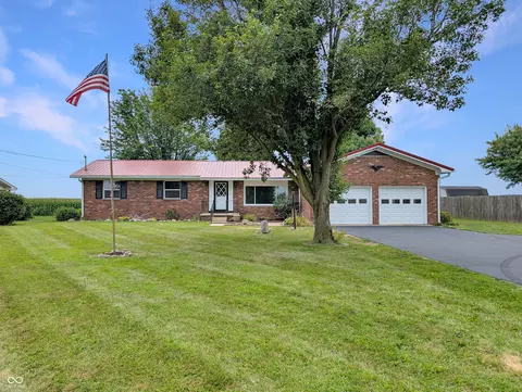 1809 E Kelly Rd, Frankfort, IN 46041