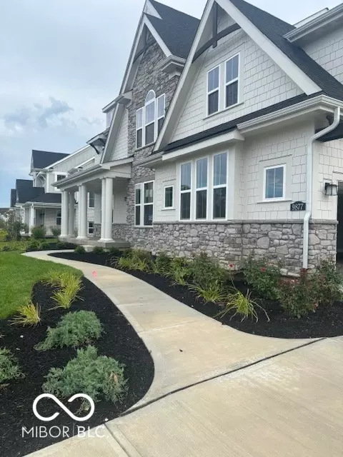 9877 Backstretch Row, Fishers, IN 46040