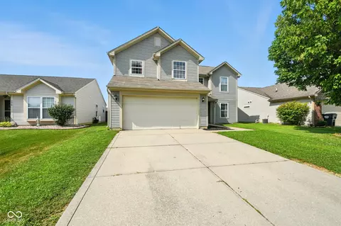 768 Tall Timber Dr, Greenwood, IN 46143