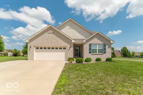 6104 E Pilot Ct, Camby, IN 46113
