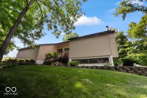Exterior - 1102 Pendle Hill Ave, Pendleton, IN 46064 photo 2 of 7