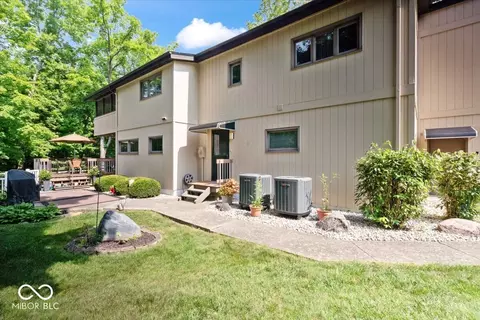 Exterior - 1102 Pendle Hill Ave, Pendleton, IN 46064 photo 5 of 7