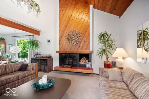 Living - 1102 Pendle Hill Ave, Pendleton, IN 46064 photo 3 of 3
