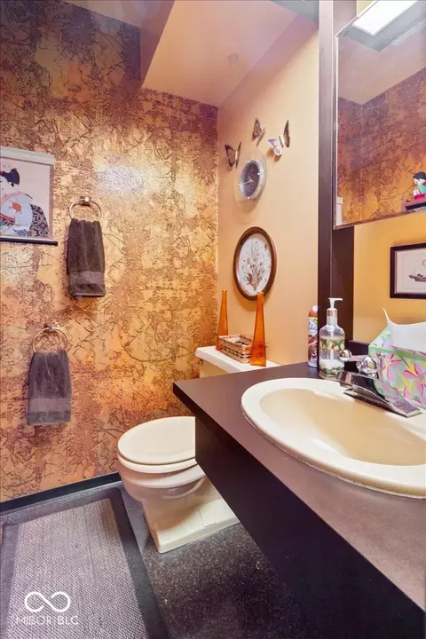 Bath - 1102 Pendle Hill Ave, Pendleton, IN 46064 photo 1 of 3