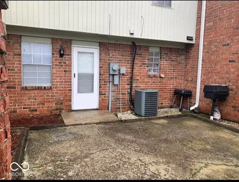 6340 Commons Dr, Indianapolis, IN 46254