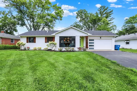 140 Carmelview Dr, Carmel, IN 46032