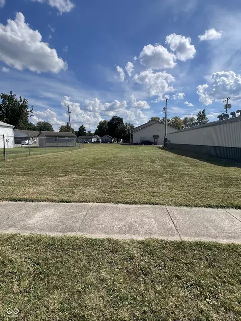 900 W Block Brown St, Seymour, IN 47274