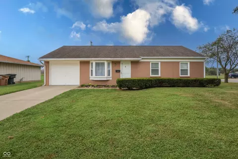 1780 South Dr, Columbus, IN 47203